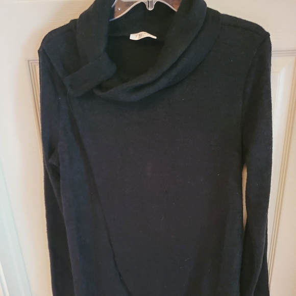 Frumos black sweater - Picture 1 of 4